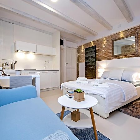 Luna Rooms And Studios Rovinj Extérieur photo