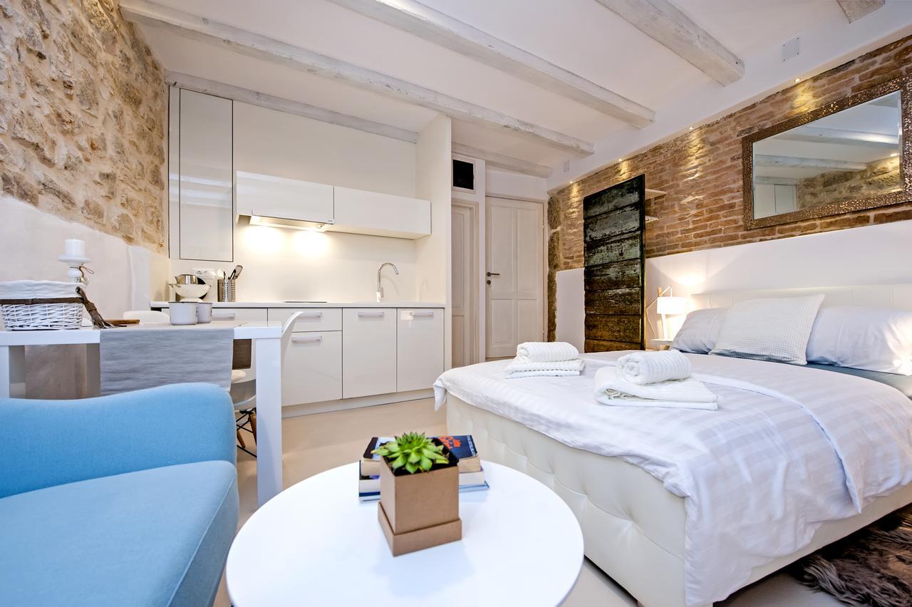 Luna Rooms And Studios Rovinj Extérieur photo