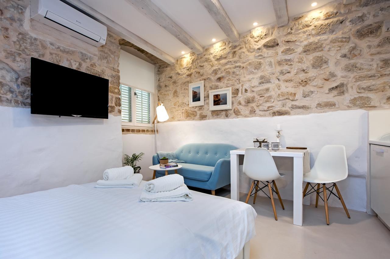 Luna Rooms And Studios Rovinj Extérieur photo